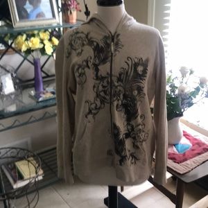 Hoodie with full zipper in front